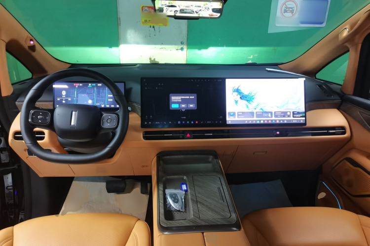 Used Wey Gaoshan 2025 Four-Wheel Drive Alpine 9 Center Console