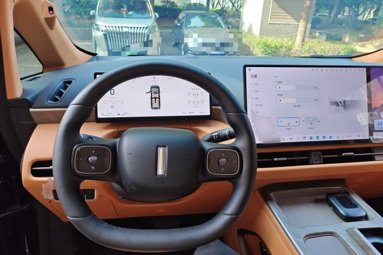 Used Wey Gaoshan 2025 Four-Wheel Drive Alpine 8 Center Console
