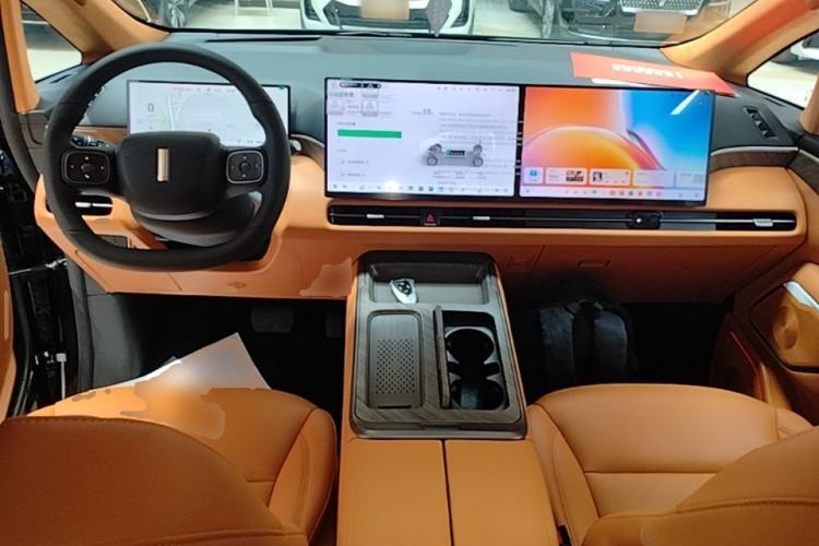 Used Wey Gaoshan 2025 Four-Wheel Drive Alpine 8 Center Console