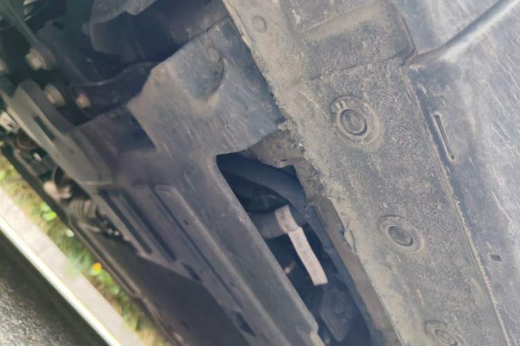 Used Wey Gaoshan 2025 Model Four-Wheel Drive Gao Shan 7 Chassis Front Left