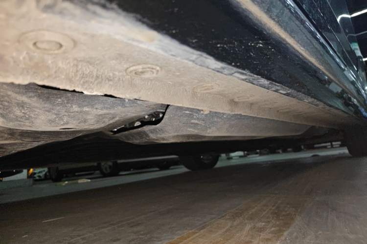 Used Wey Gaoshan 2025 Four-Wheel Drive Alpine 8 Chassis Front Left
