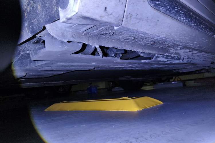 Used Wey Gaoshan 2025 Four-Wheel Drive Alpine 8 Chassis Front Left