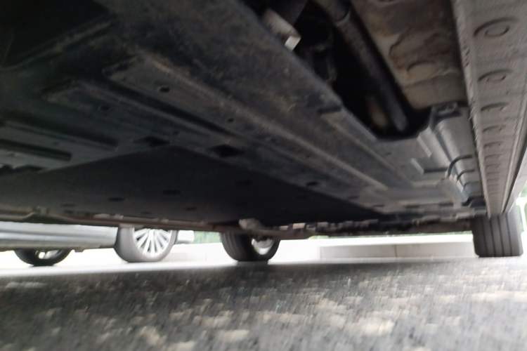 Used Wey Gaoshan 2025 Four-Wheel Drive Alpine 8 Chassis Front Left