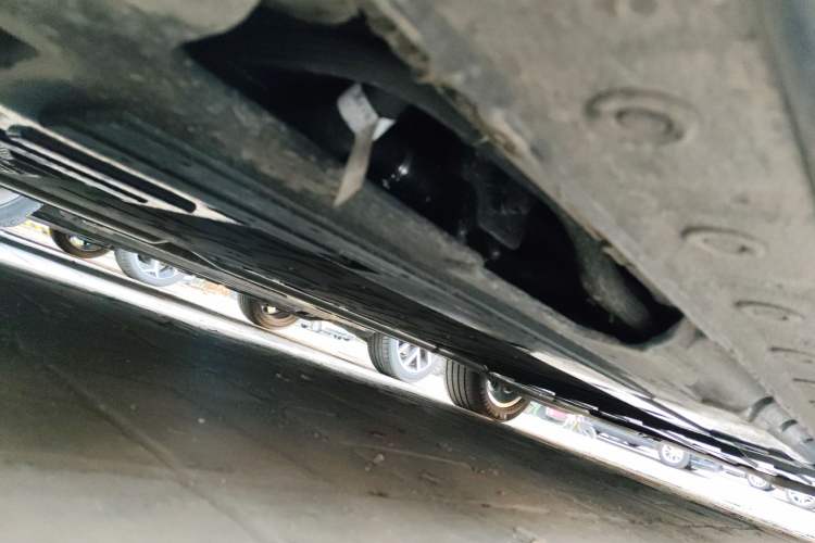 Used Wey Gaoshan 2025 Four-Wheel Drive Alpine 9 Chassis Front Left