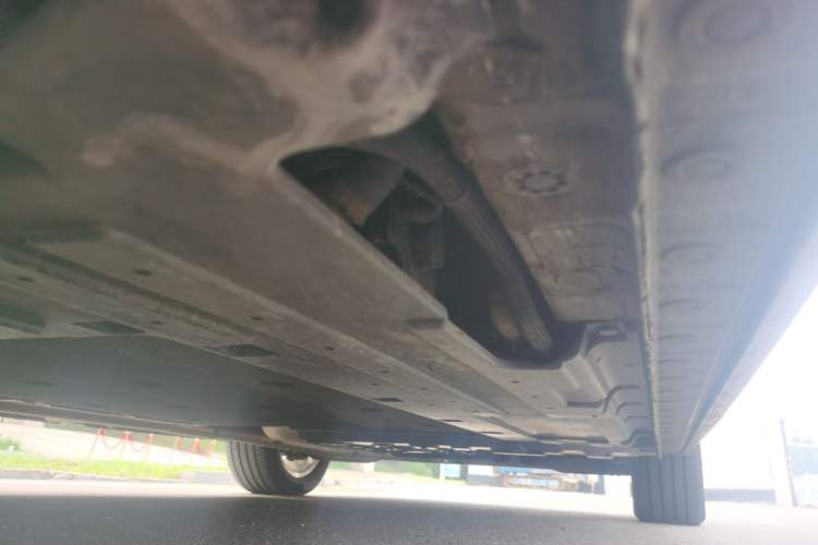 Used Wey Gaoshan 2025 Four-Wheel Drive Alpine 8 Chassis Front Left