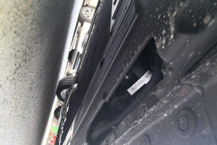 Used Wey Gaoshan 2025 Four-Wheel Drive Alpine 8 Chassis Front Left