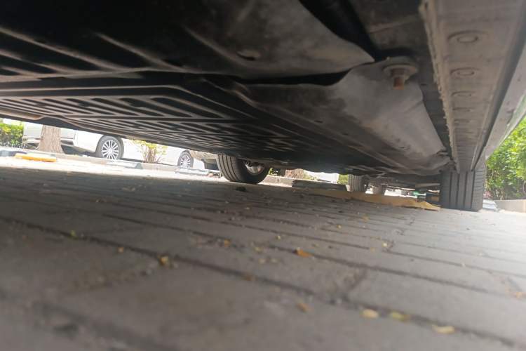 Used Wey Gaoshan 2025 Four-Wheel Drive Alpine 8 Chassis Front Left