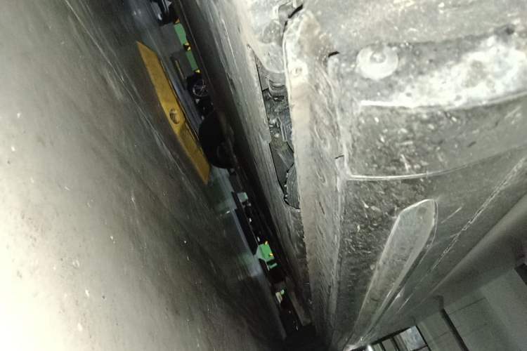 Used Wey Gaoshan 2025 Four-Wheel Drive Alpine 8 Chassis Front Left