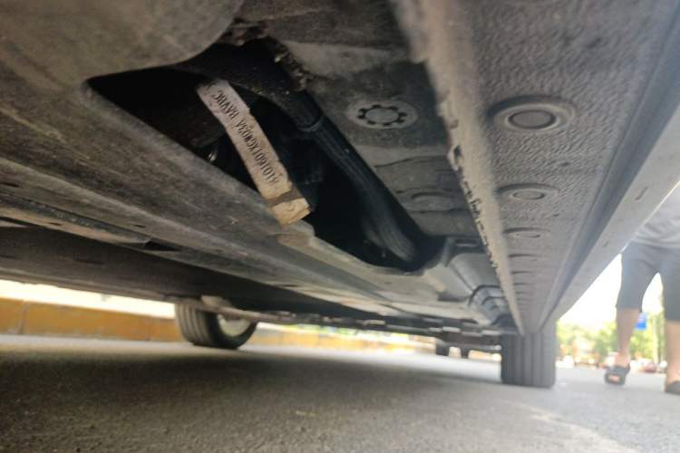 Used Wey Gaoshan 2025 Four-Wheel Drive Alpine 8 Chassis Front Left