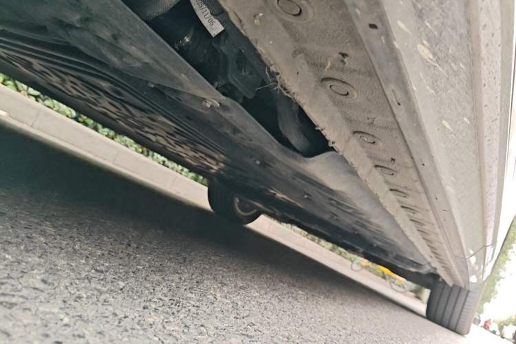Used Wey Gaoshan 2025 Four-Wheel Drive Alpine 8 Chassis Front Left
