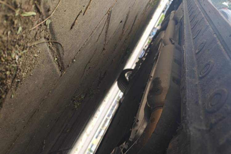 Used Wey Gaoshan 2025 Four-Wheel Drive Alpine 8 Chassis Front Right