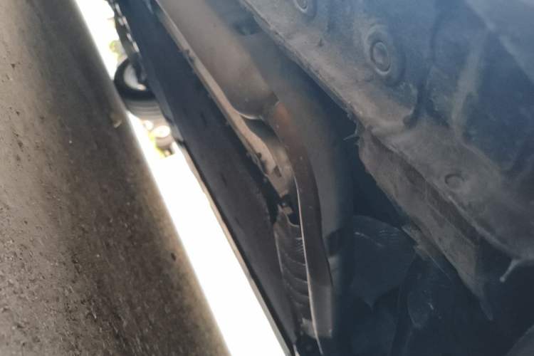 Used Wey Gaoshan 2025 Four-Wheel Drive Alpine 8 Chassis Front Right