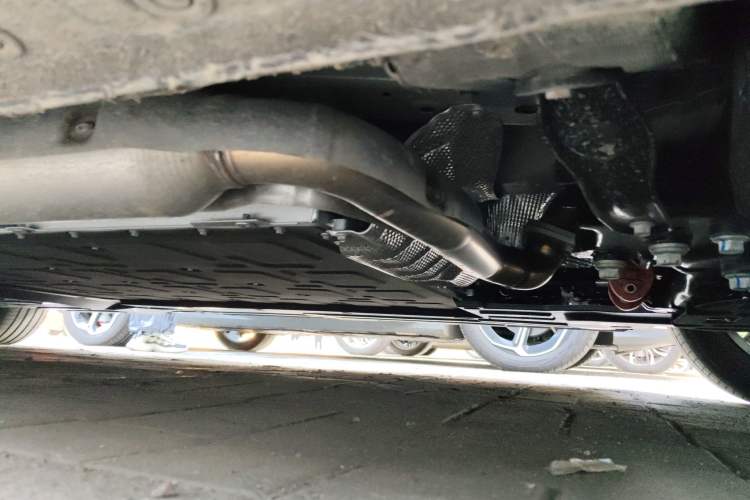 Used Wey Gaoshan 2025 Four-Wheel Drive Alpine 9 Chassis Front Right