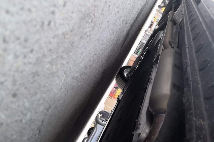 Used Wey Gaoshan 2025 Four-Wheel Drive Alpine 8 Chassis Front Right