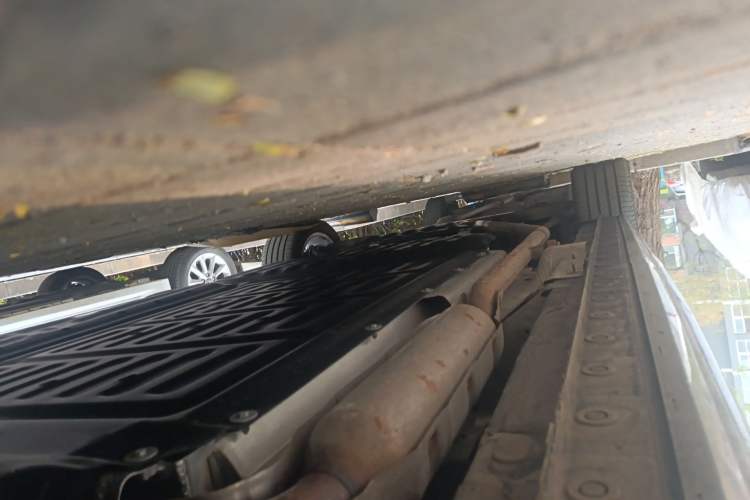 Used Wey Gaoshan 2025 Four-Wheel Drive Alpine 8 Chassis Front Right