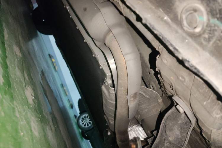 Used Wey Gaoshan 2025 Four-Wheel Drive Alpine 8 Chassis Front Right
