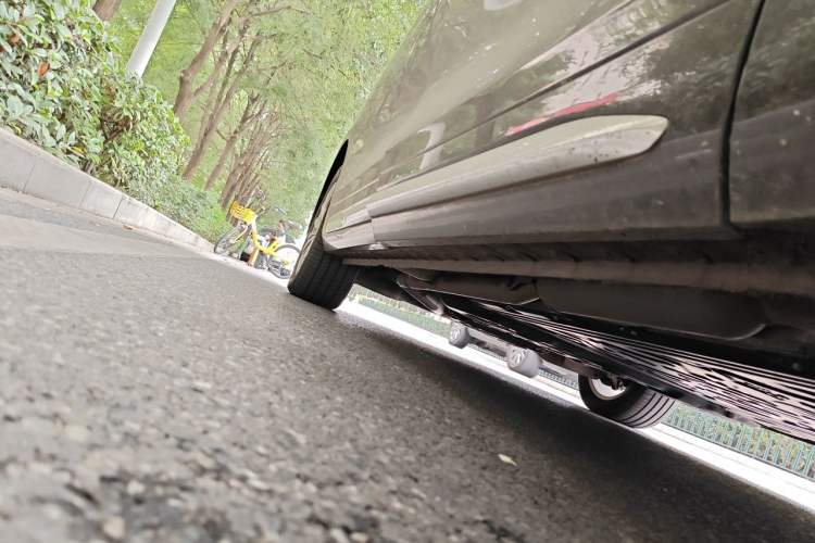 Used Wey Gaoshan 2025 Four-Wheel Drive Alpine 8 Chassis Front Right