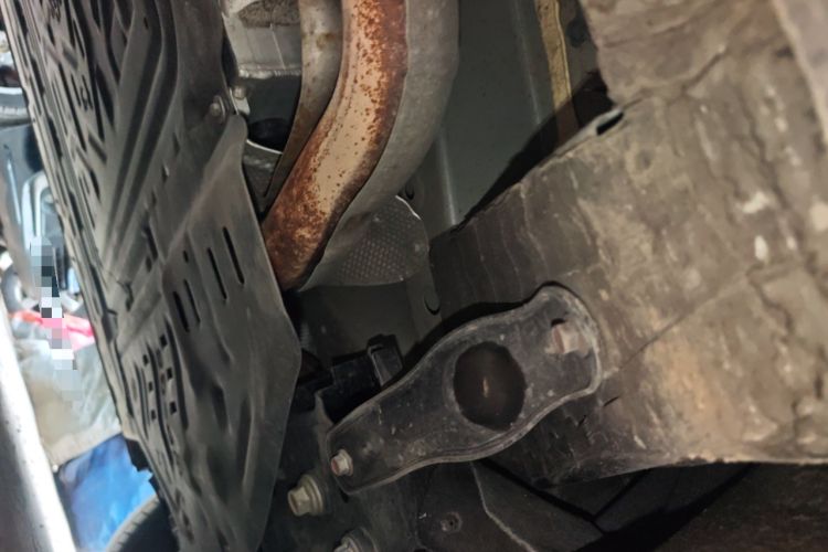 Used Wey Gaoshan 2025 Four-Wheel Drive Alpine 8 Chassis Front Right