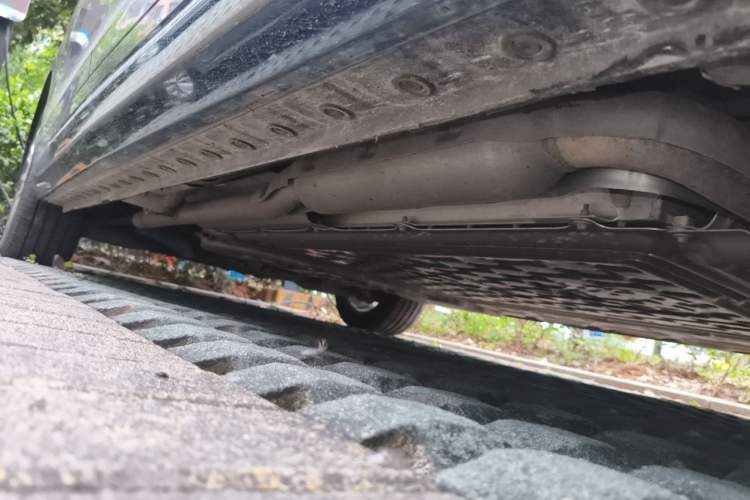 Used Wey Gaoshan 2025 Four-Wheel Drive Alpine 8 Chassis Front Right