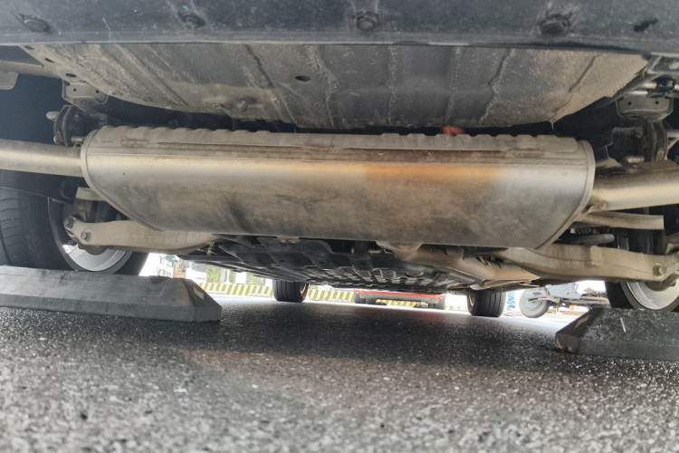 Used Wey Gaoshan 2025 Four-Wheel Drive Alpine 8 Chassis Rear