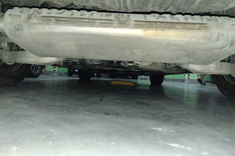 Used Wey Gaoshan 2025 Four-Wheel Drive Alpine 8 Chassis Rear
