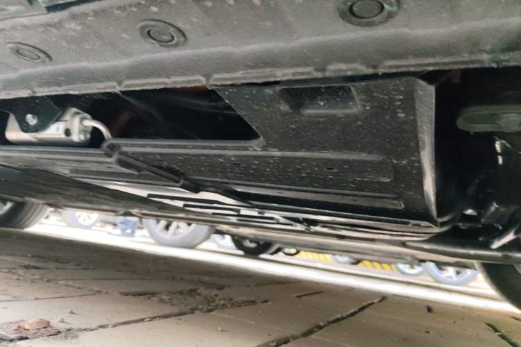 Used Wey Gaoshan 2025 Four-Wheel Drive Alpine 9 Chassis Rear Left