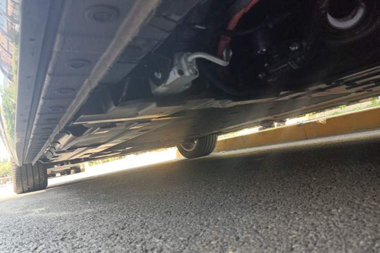 Used Wey Gaoshan 2025 Four-Wheel Drive Alpine 8 Chassis Rear Left