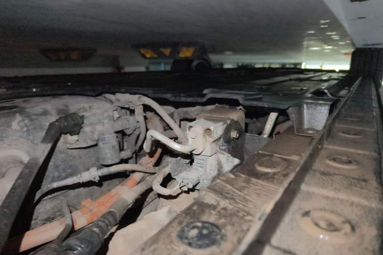 Used Wey Gaoshan 2025 Four-Wheel Drive Alpine 8 Chassis Rear Left