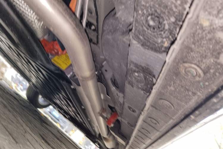 Used Wey Gaoshan 2025 Four-Wheel Drive Alpine 8 Chassis Rear Right