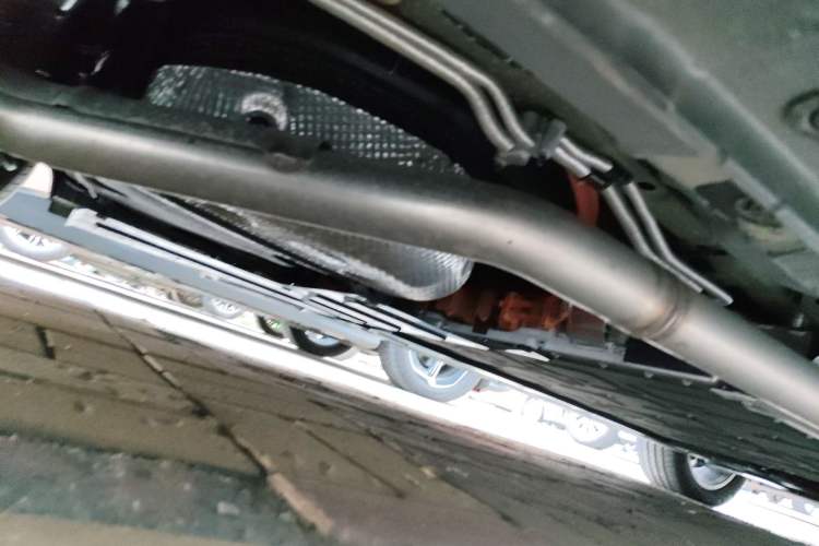 Used Wey Gaoshan 2025 Four-Wheel Drive Alpine 9 Chassis Rear Right