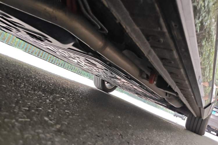Used Wey Gaoshan 2025 Four-Wheel Drive Alpine 8 Chassis Rear Right