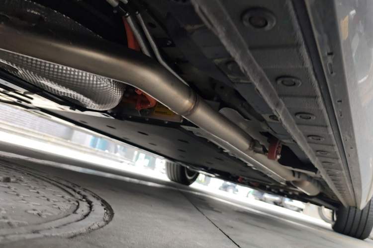 Used Wey Gaoshan 2025 Four-Wheel Drive Alpine 8 Chassis Rear Right