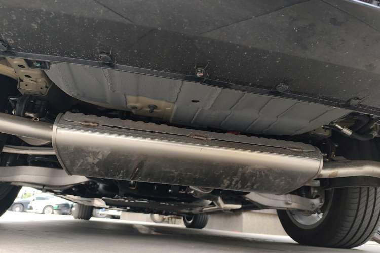 Used Wey Gaoshan 2025 Four-Wheel Drive Alpine 8 Chassis Rear