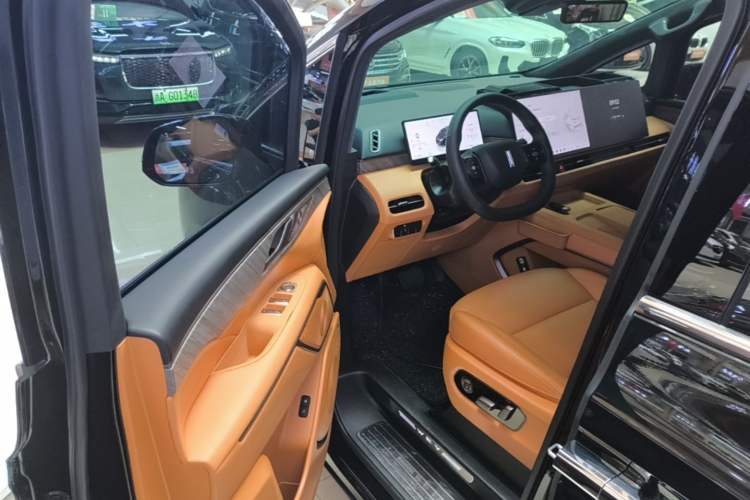 Used Wey Gaoshan 2025 Four-Wheel Drive Alpine 8 Driver Seat