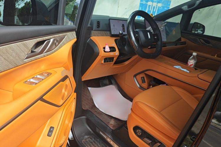 Used Wey Gaoshan 2025 Four-Wheel Drive Alpine 8 Driver Seat