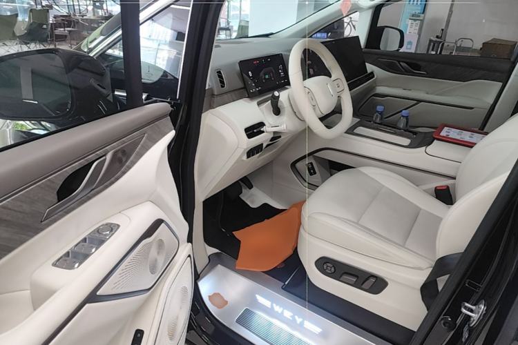 Used Wey Gaoshan 2025 Four-Wheel Drive Alpine 8 Driver Seat