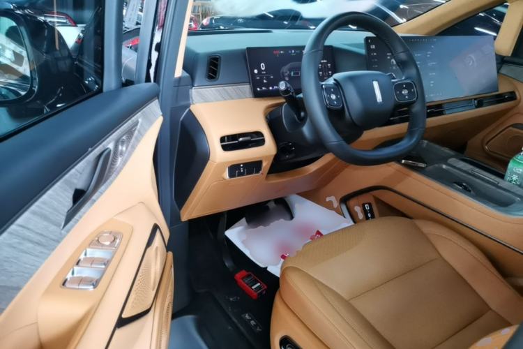 Used Wey Gaoshan 2025 Four-Wheel Drive Alpine 8 Driver Seat
