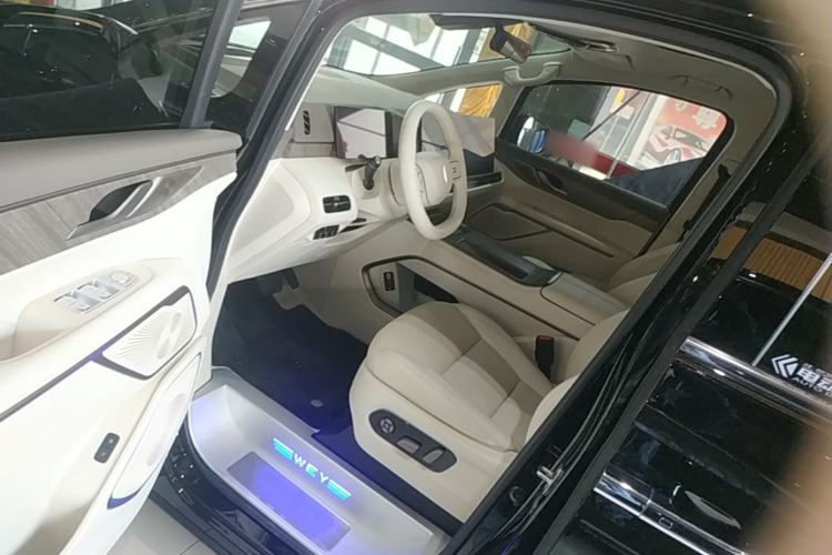 Used Wey Gaoshan 2025 Four-Wheel Drive Alpine 8 Driver Seat