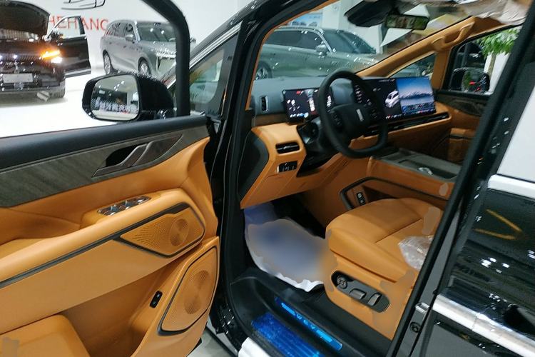Used Wey Gaoshan 2025 Four-Wheel Drive Alpine 9 Driver Seat