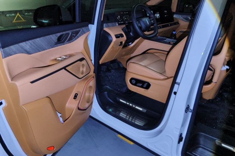 Used Wey Gaoshan 2025 Four-Wheel Drive Alpine 8 Driver Seat
