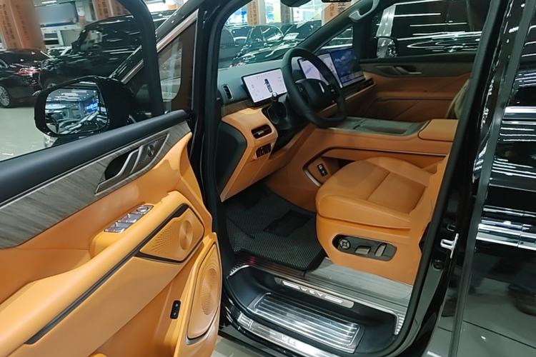 Used Wey Gaoshan 2025 Four-Wheel Drive Alpine 8 Driver Seat