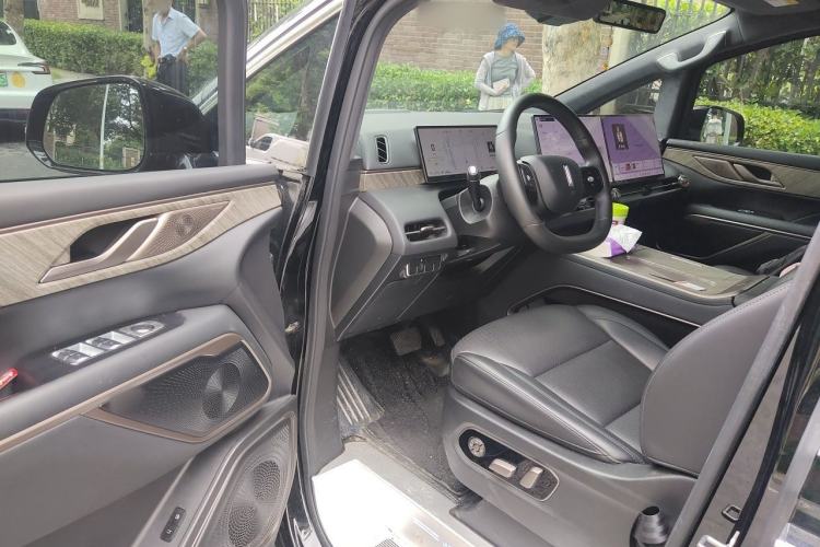 Used Wey Gaoshan 2025 Four-Wheel Drive Alpine 8 Driver Seat