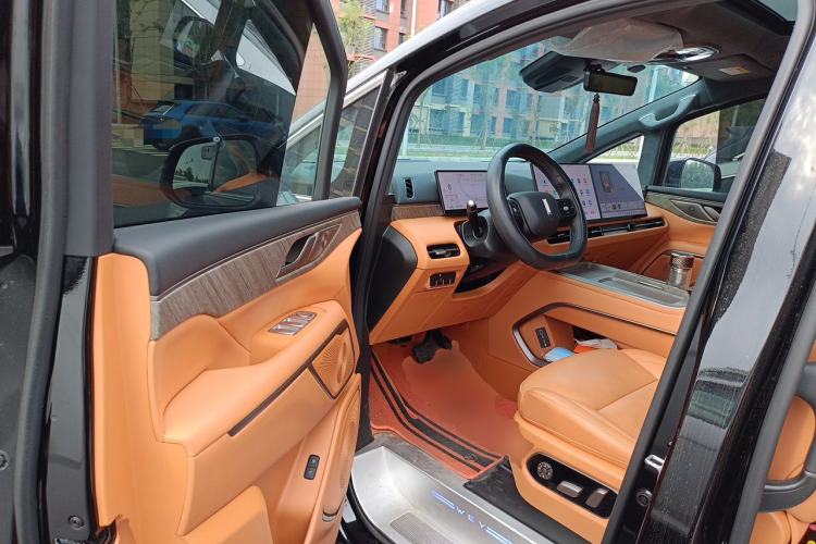 Used Wey Gaoshan 2025 Four-Wheel Drive Alpine 8 Driver Seat