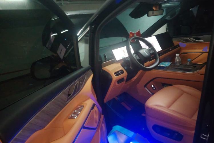 Used Wey Gaoshan 2025 Four-Wheel Drive Alpine 8 Driver Seat