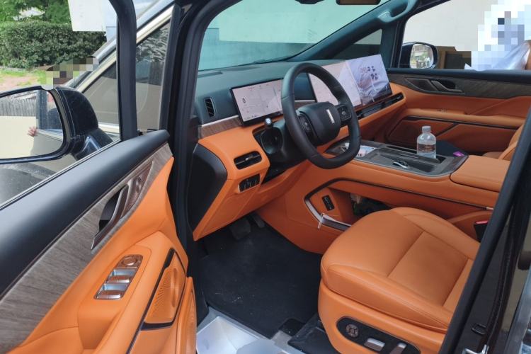 Used Wey Gaoshan 2025 Four-Wheel Drive Alpine 8 Driver Seat