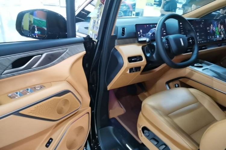 Used Wey Gaoshan 2025 Four-Wheel Drive Alpine 8 Driver Seat