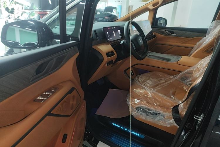 Used Wey Gaoshan 2025 Four-Wheel Drive Alpine 8 Driver Seat