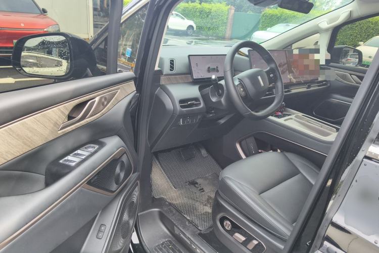 Used Wey Gaoshan 2025 Four-Wheel Drive Alpine 8 Driver Seat