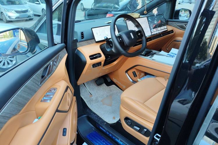 Used Wey Gaoshan 2025 Four-Wheel Drive Alpine 9 Driver Seat