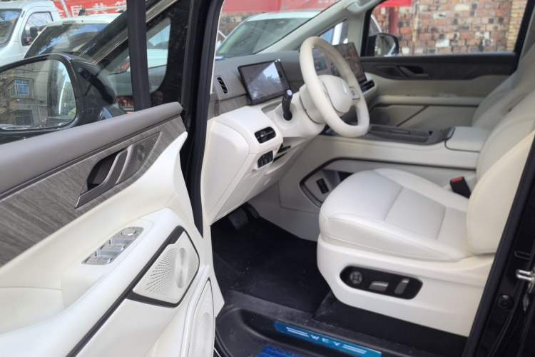 Used Wey Gaoshan 2025 Four-Wheel Drive Alpine 8 Driver Seat
